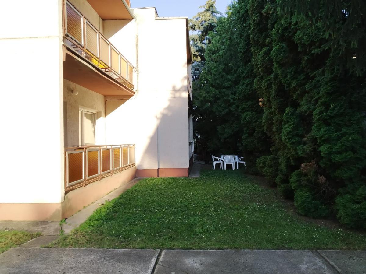 Ildiko Apartman Apartment Hajduszoboszlo Exterior photo